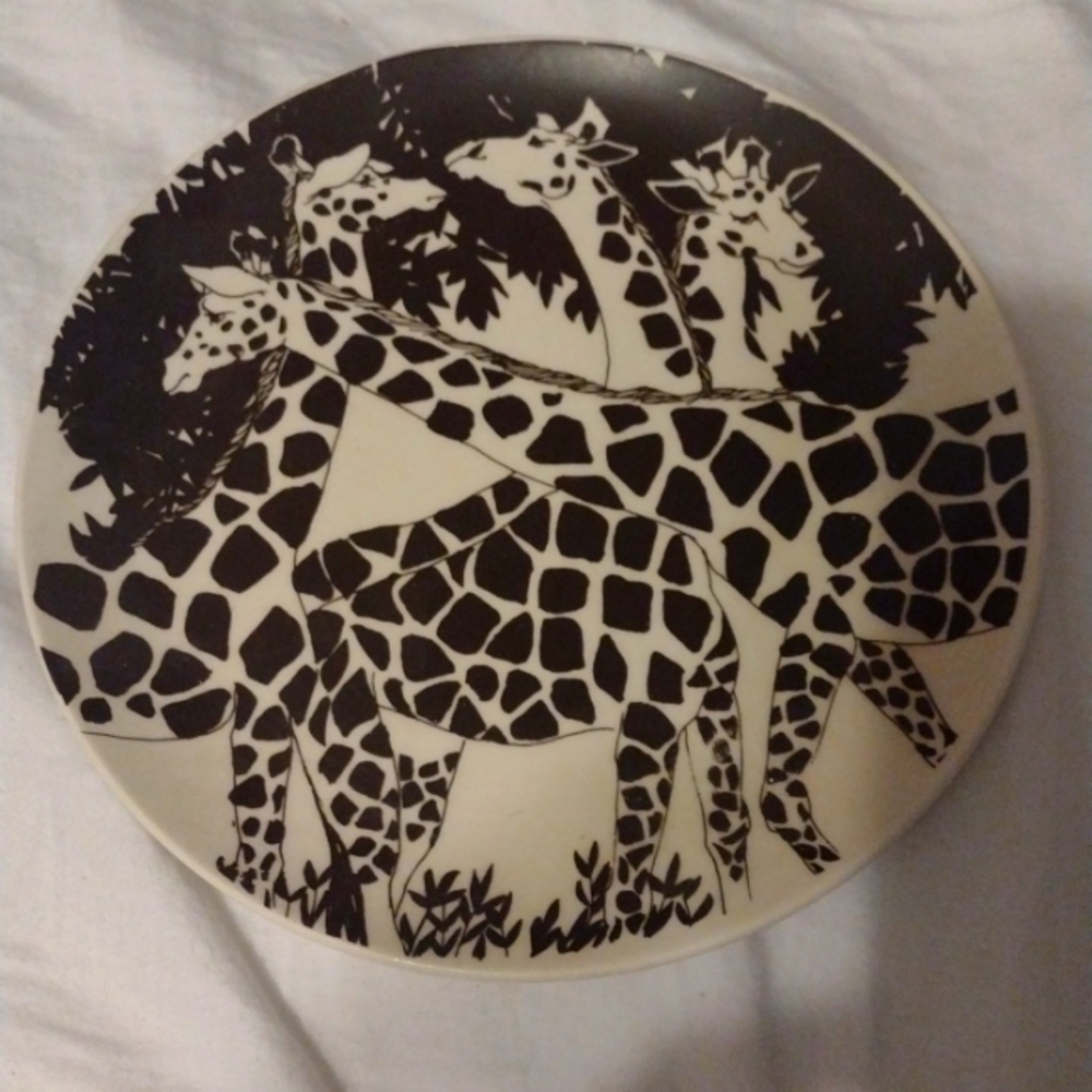 Vandor Imports Beautiful vintage black and white safari giraffe plate